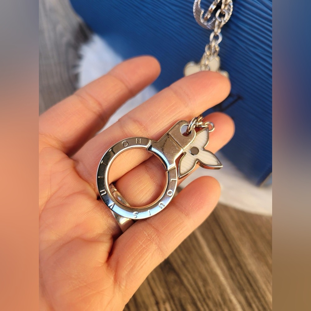 Silver Fleur D'Epi Chain Bag Charm - Picture 9 of 12